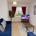 Charming 3 Bed House In Bristol